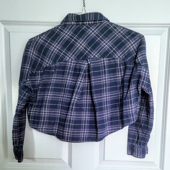 URBAN OUTFITTERS BDG Cropped Plaid Flannel Buttoned Shirt - Picture 2 of 5